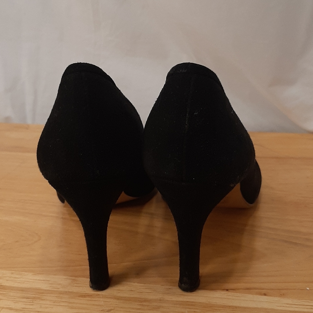 Shoes - Picture 3 of 4